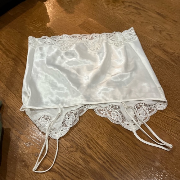 vintage white lace top lingerie Victorias Secret size small - Picture 2 of 3